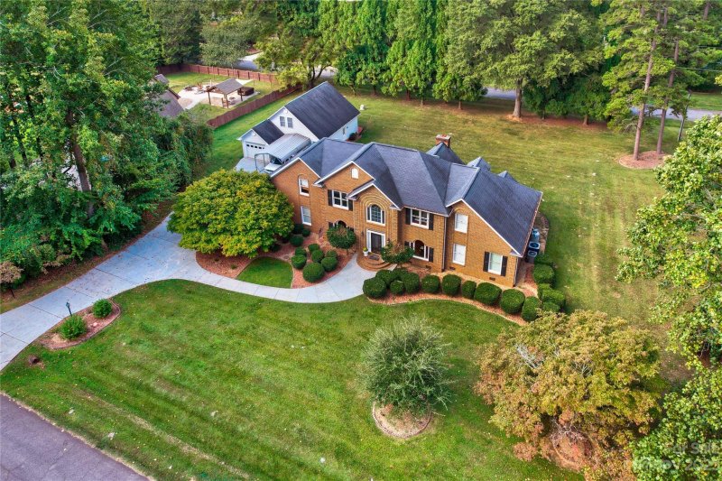 Property image 5 at 157 Lakeshore Drive, Mooresville, NC 28117