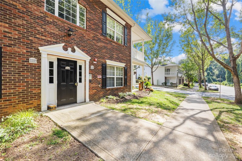 Property image 3 at 21536 Aftonshire Drive, Cornelius, NC 28031