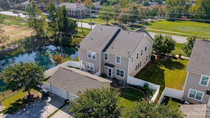 Property image 2 at 18420 W Catawba Avenue, Cornelius, NC 28031