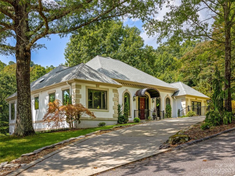 31 South Ridge Drive