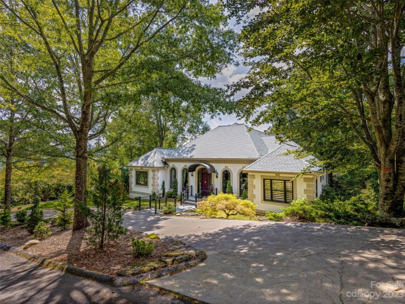 Property image 2 at 31 South Ridge Drive, Hendersonville, NC 28739