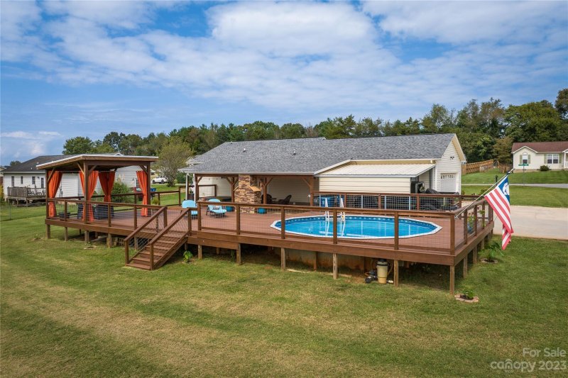 Property image 5 at 2063 Rocketts Way, Newton, NC 28658