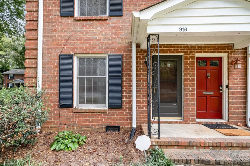 Property image 4 at 916 Hollywood Street, Charlotte, NC 28211