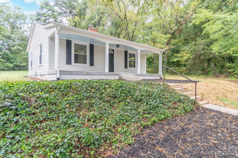 Property image 4 at 515 N Chapel Street, Landis, NC 28088