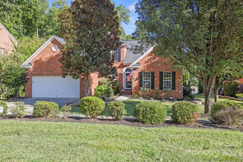 Property image 4 at 2482 Green Point Lane, Denver, NC 28037