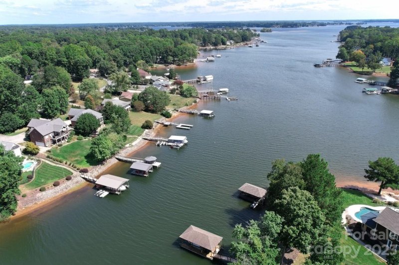 Property image 5 at 2482 Green Point Lane, Denver, NC 28037