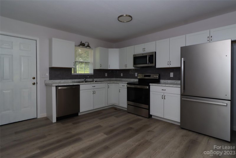 Property image 2 at 5410 Wrenn Drive, Denver, NC 28037