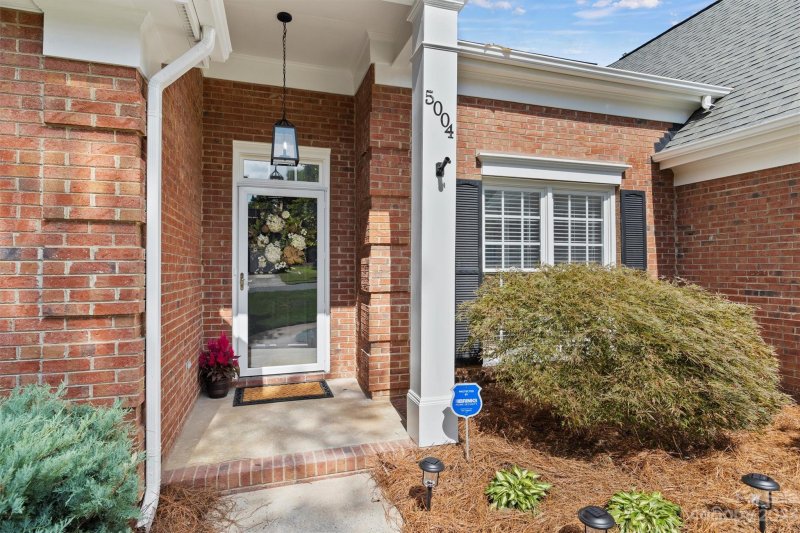 Property image 4 at 5004 Hickory Lake Lane, Matthews, NC 28105