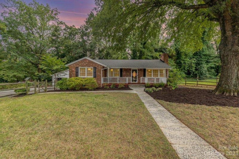 Property image 2 at 2206 Englewood Street, Kannapolis, NC 28083