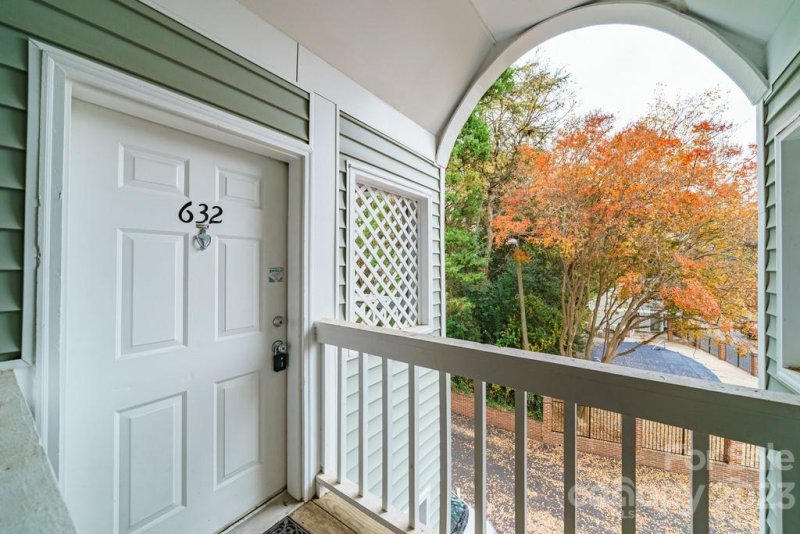 Property image 3 at 430 Queens Road, Charlotte, NC 28207