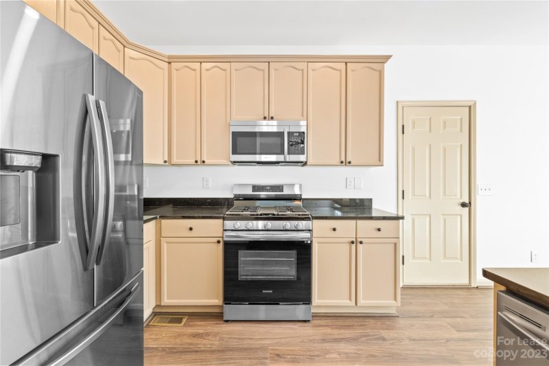 Property image 5 at 124 Red Tip Lane, Mooresville, NC 28117