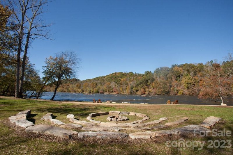 Property image 4 at 12 Tulip Poplar Trail, Asheville, NC 28804