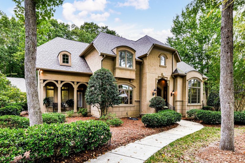 5004 Red Willow Lane