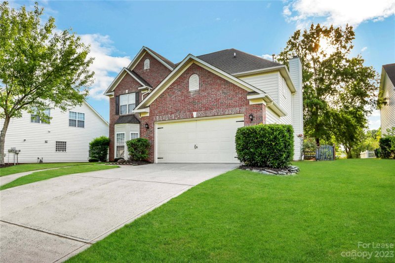 Property image 2 at 10641 Partridgeberry Drive, Charlotte, NC 28213