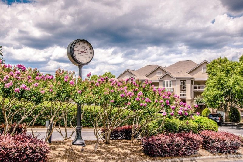 Property image 2 at 104 Pier 33 Drive, Mooresville, NC 28117