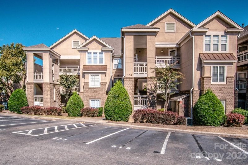 Property image 3 at 104 Pier 33 Drive, Mooresville, NC 28117