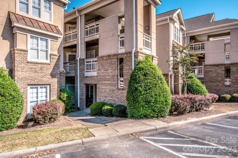 Property image 4 at 104 Pier 33 Drive, Mooresville, NC 28117