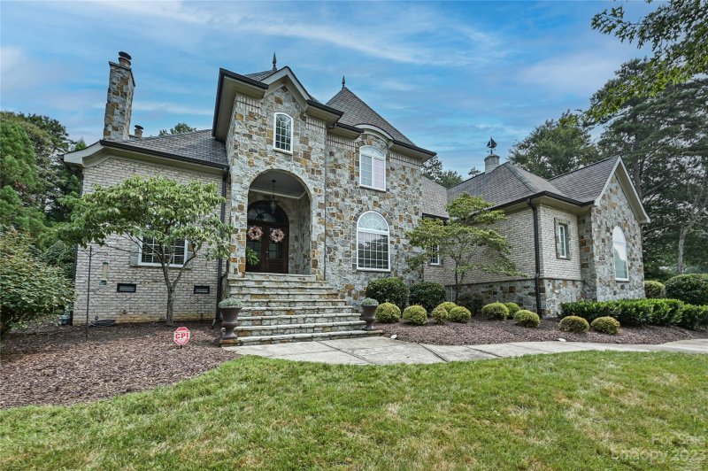 Property image 3 at 6190 Fox Chase Drive, Davidson, NC 28036