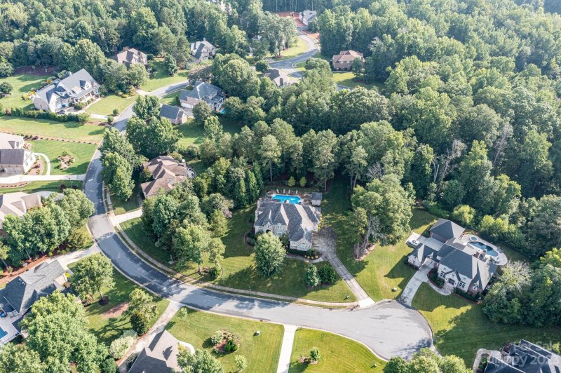 Property image 5 at 6190 Fox Chase Drive, Davidson, NC 28036