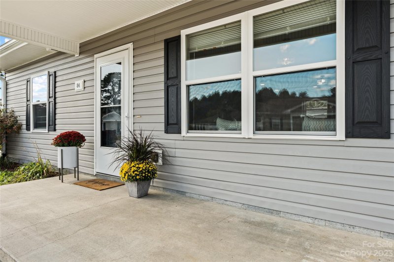 Property image 3 at 84 Volunteer Way Drive, East Flat Rock, NC 28726
