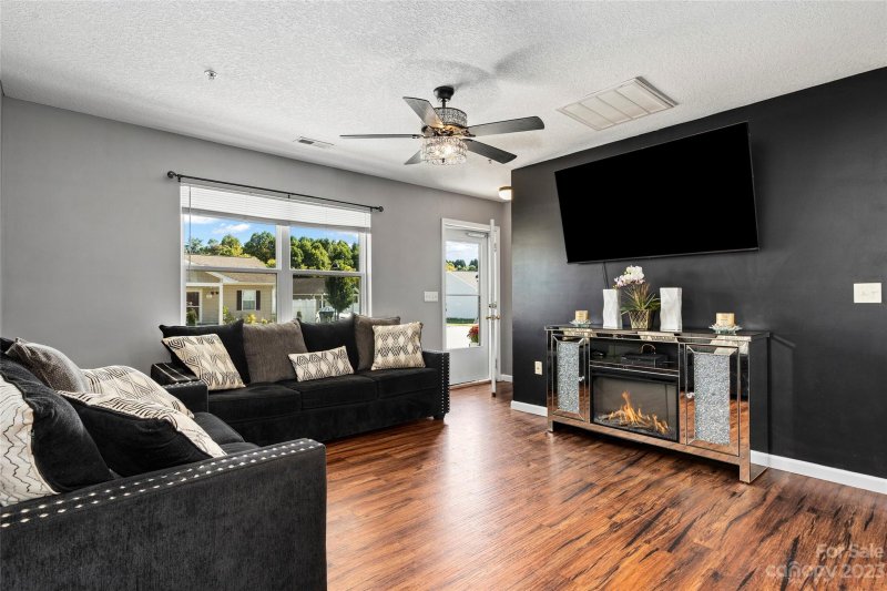 Property image 4 at 84 Volunteer Way Drive, East Flat Rock, NC 28726