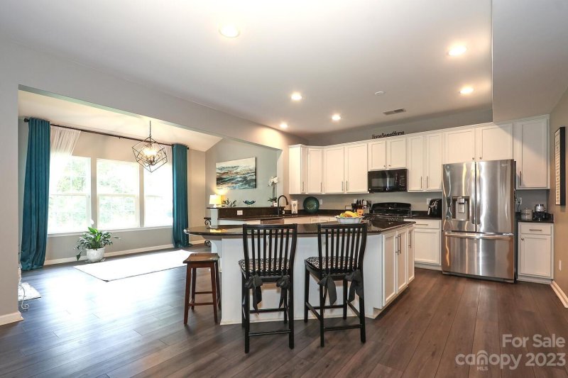 Property image 3 at 7930 Suttonview Drive, Charlotte, NC 28269