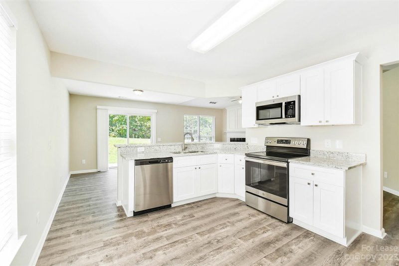 Property image 5 at 1417 Chimney Rock Court, Charlotte, NC 28262