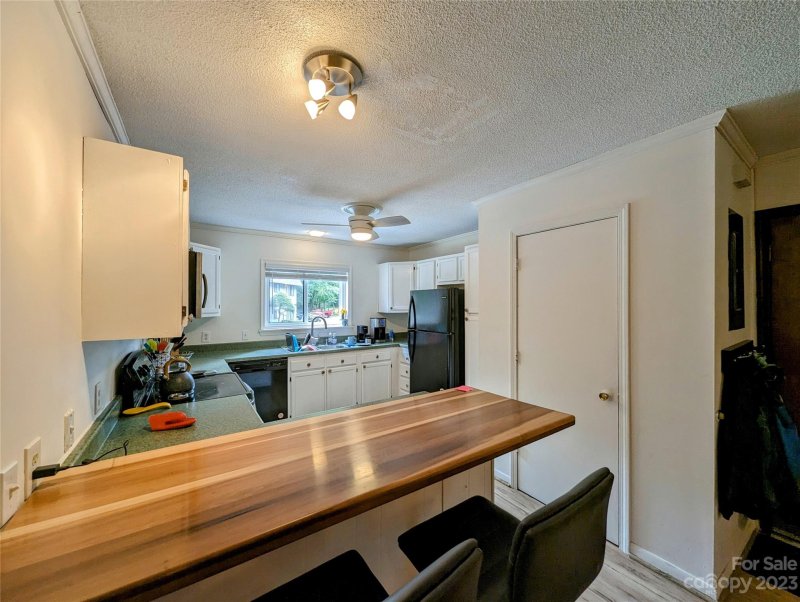 Property image 5 at 11 Lake Drive, Laurel Park, NC 28739