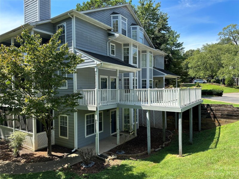 Property image 2 at 6043 Green Forest Drive, Charlotte, NC 28212