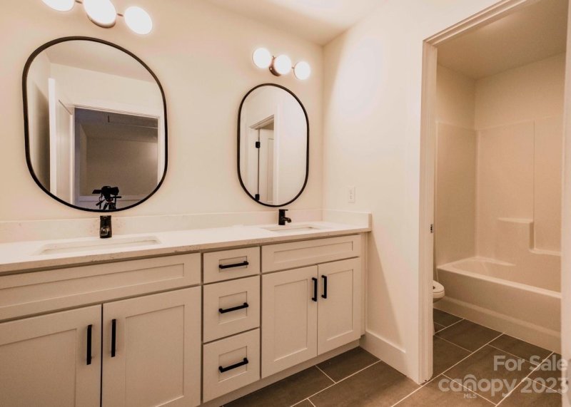 Property image 5 at 7731 Shalom Drive, Charlotte, NC 28216