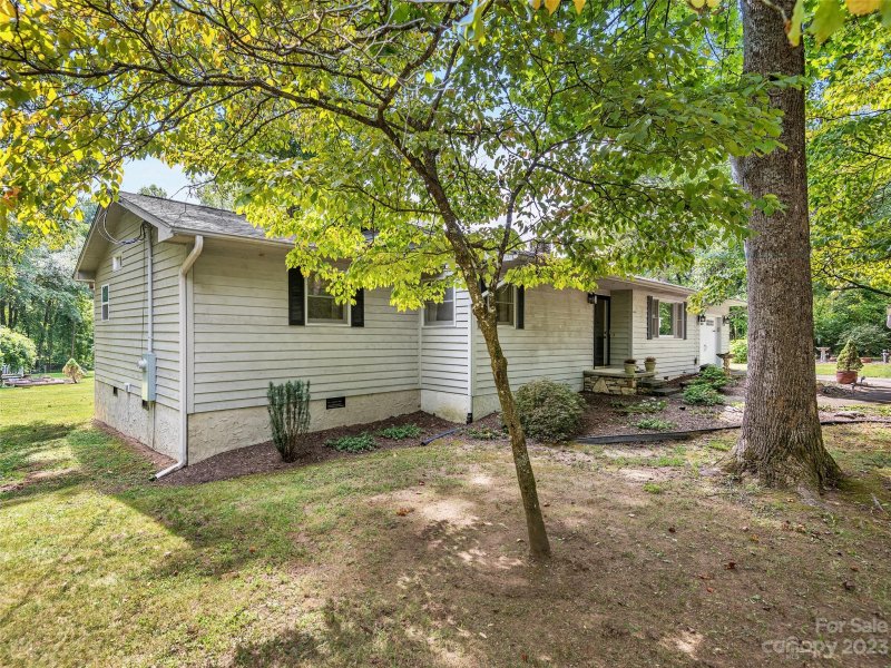 Property image 2 at 138 Gander Way, Hendersonville, NC 28792