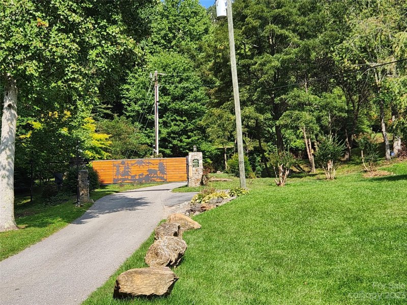 337 Bearwallow Trail