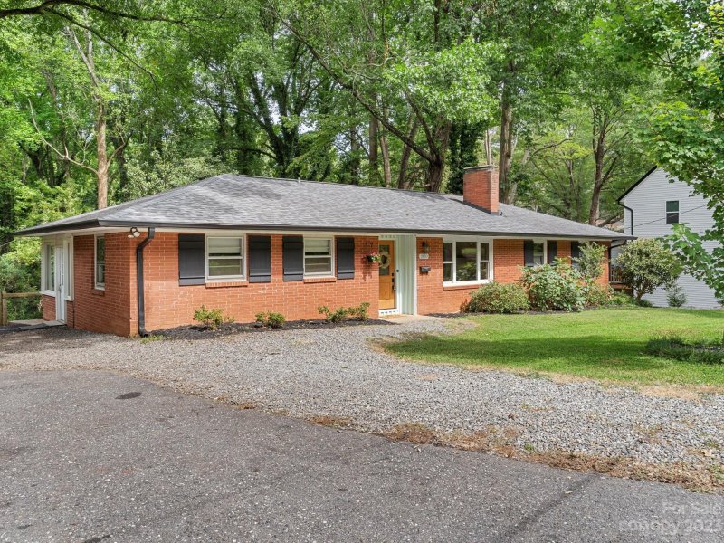 Property image 2 at 2610 Thomas Trail, Gastonia, NC 28054