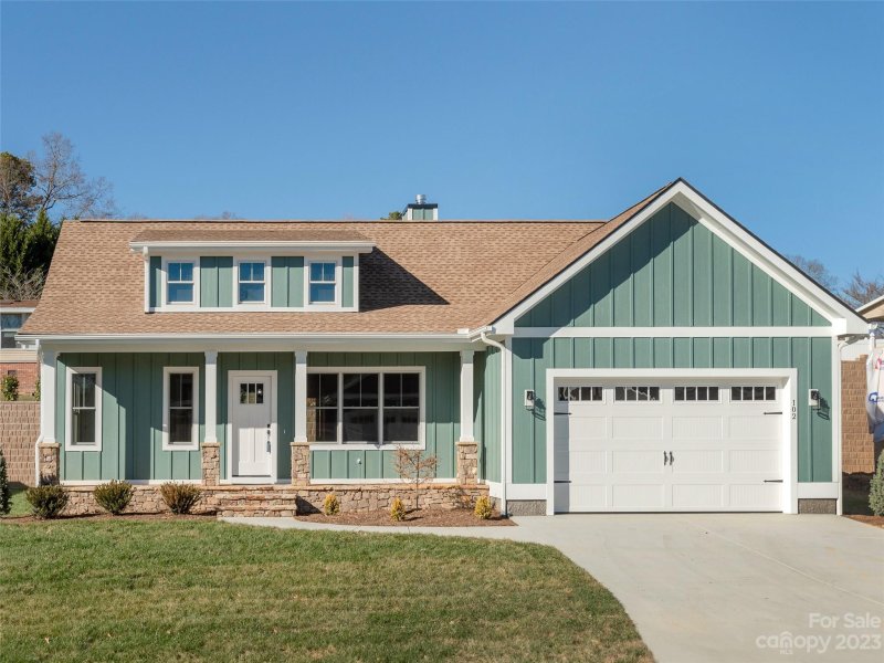 Property image 2 at 102 Olde Oak Way, Hendersonville, NC 28792