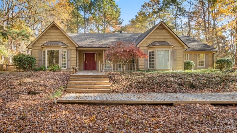 9795 Black Horse Run Road