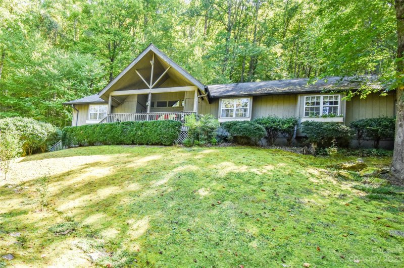 100 Forest Hill Lane