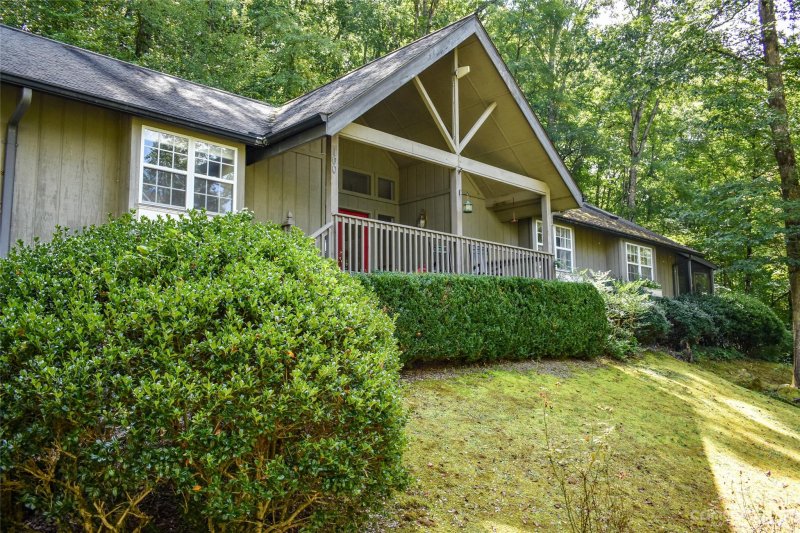 Property image 2 at 100 Forest Hill Lane, Whittier, NC 28789