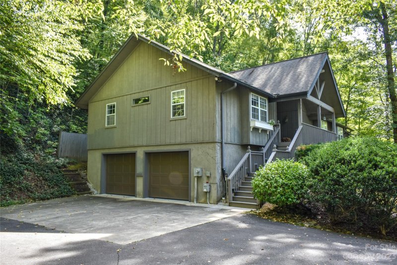 Property image 3 at 100 Forest Hill Lane, Whittier, NC 28789