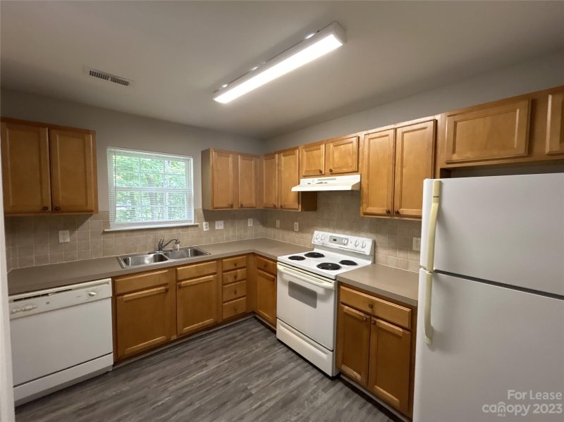 Property image 4 at 2405 Faircreek Court, Charlotte, NC 28269