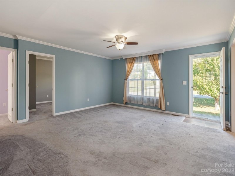 Property image 3 at 11 Virginia Loop Lane, Hendersonville, NC 28792