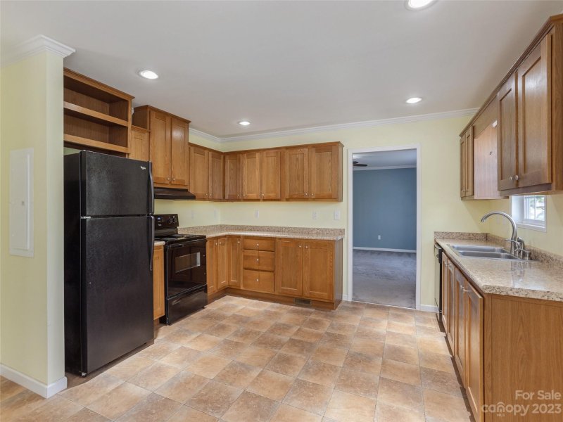 Property image 5 at 11 Virginia Loop Lane, Hendersonville, NC 28792