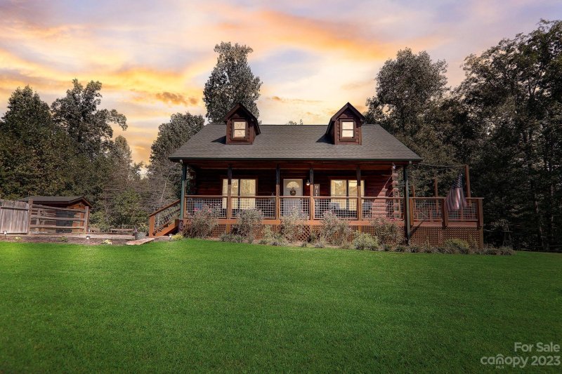 1142 Clearwater Parkway