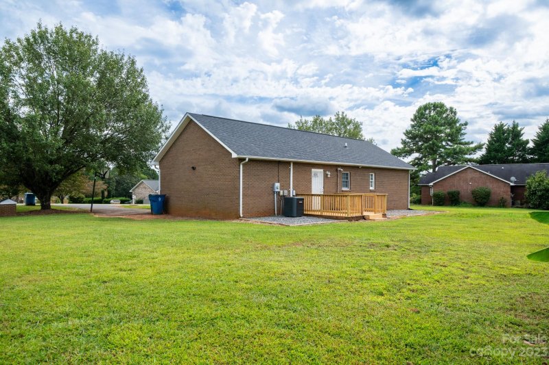 Property image 3 at 5115 Gateway Drive, Claremont, NC 28610