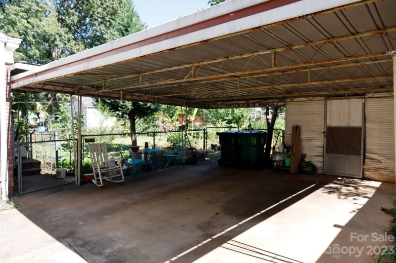 Property image 3 at 2219 Ashley Road, Charlotte, NC 28208