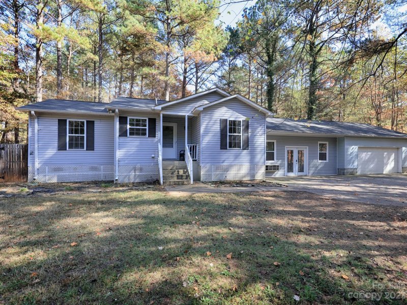 Property image 3 at 962 Cornelius Road, Mooresville, NC 28117