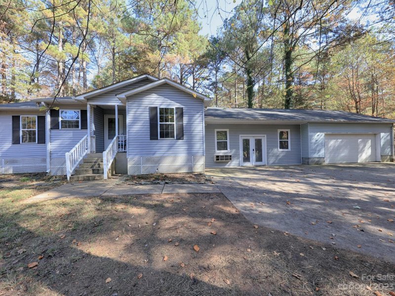 Property image 4 at 962 Cornelius Road, Mooresville, NC 28117