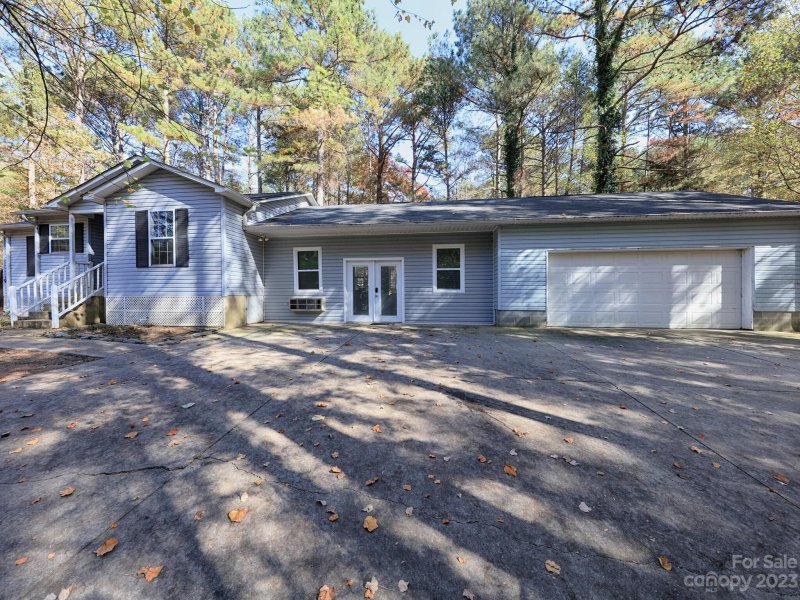 Property image 5 at 962 Cornelius Road, Mooresville, NC 28117