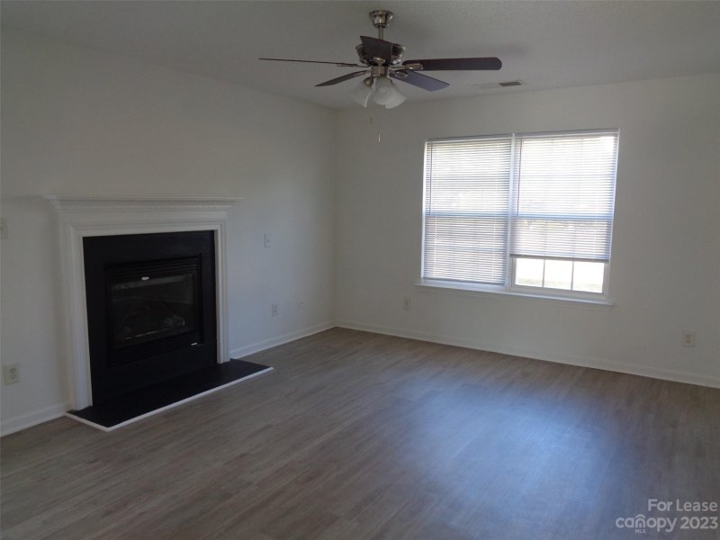 Property image 3 at 10309 Wakerobin Lane, Charlotte, NC 28213