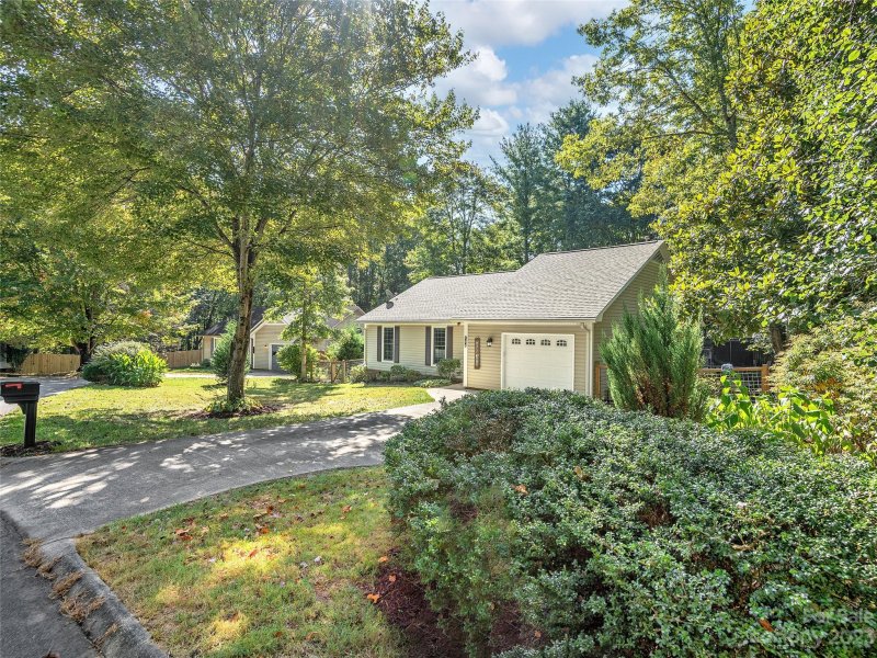 Property image 3 at 106 Southwick Court, Fletcher, NC 28732