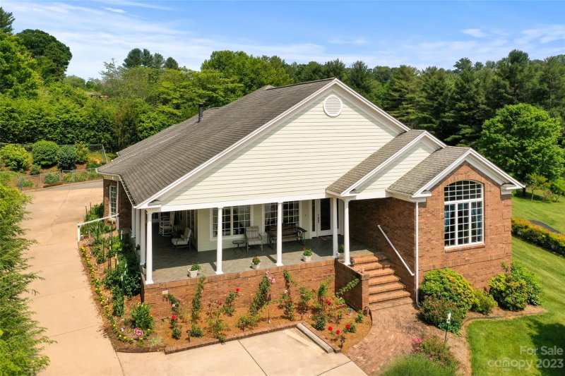 50 Foxfire Estates Circle